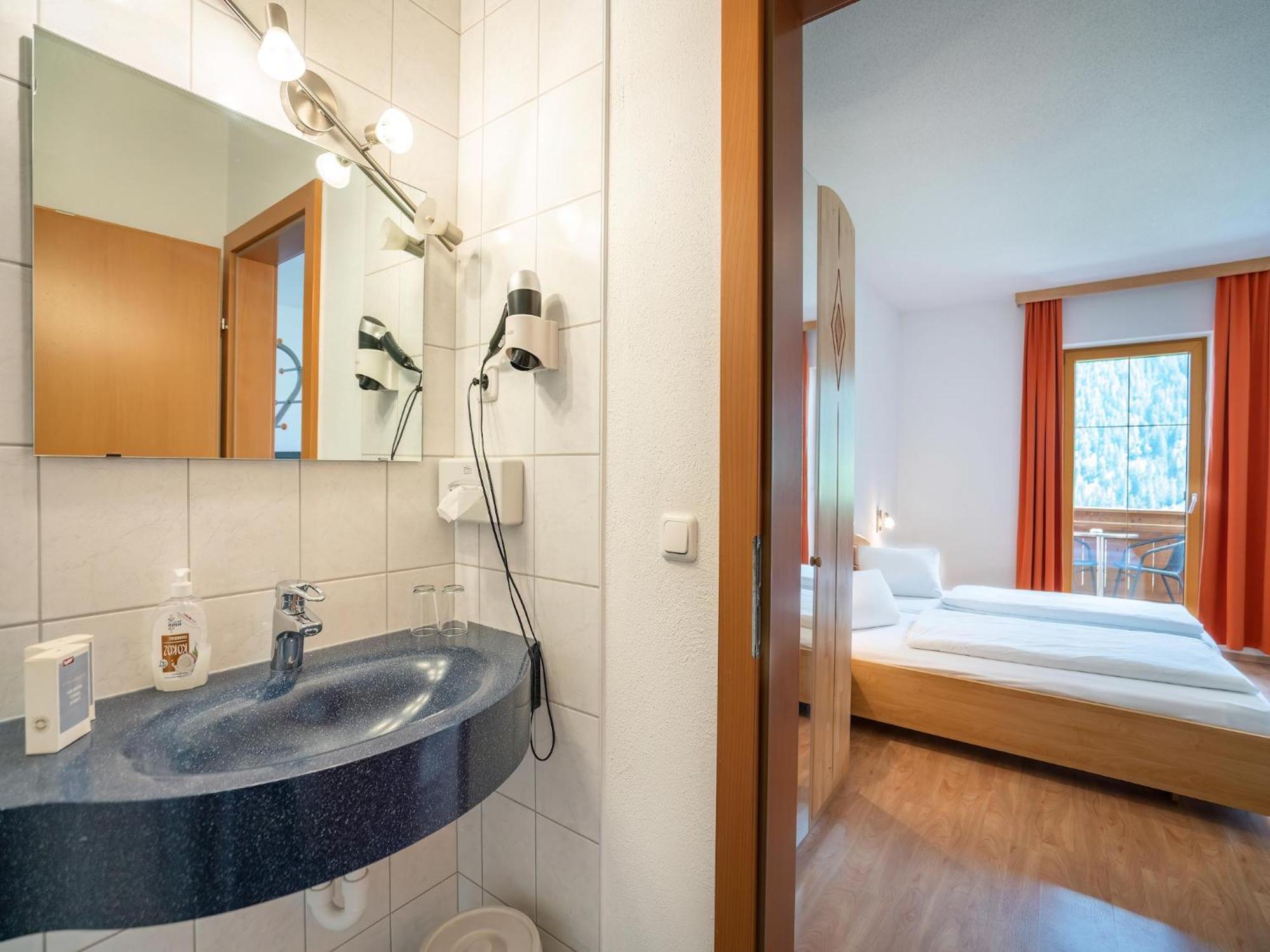 Plush Apartment With Mountain Views Neustift im Stubaital Exterior photo
