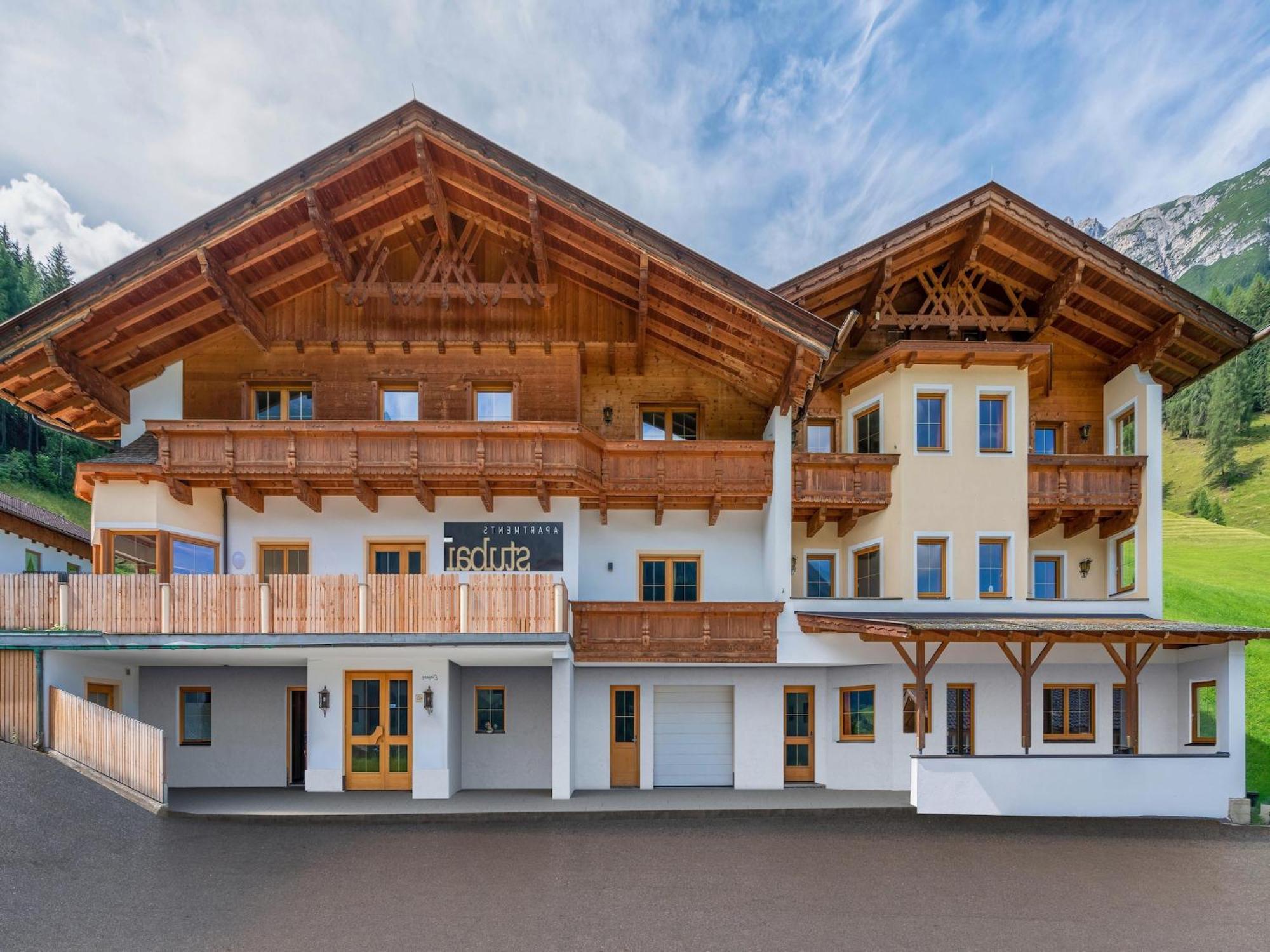 Plush Apartment With Mountain Views Neustift im Stubaital Exterior photo